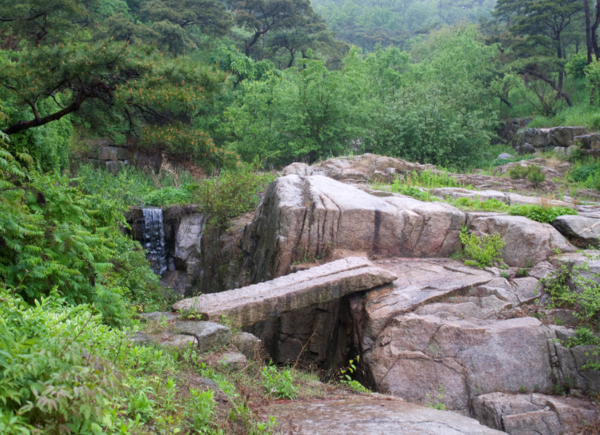 인왕산은 조선시대부터 호랑이가 나타나는 것으로 유명했다. 사진출처-클립아트코리아